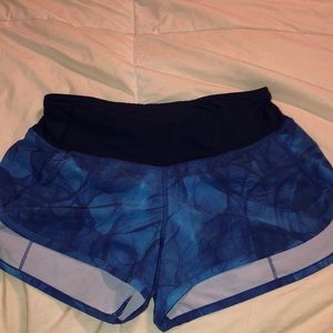 Size 2 lulu lemon shorts